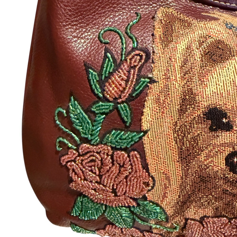 Isabella Fiore Yorkie Bag - Picture 4 of 16